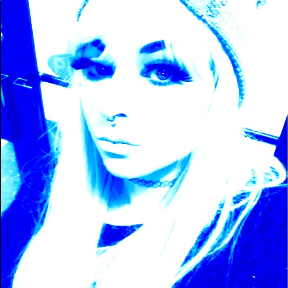 Sass, Class, & A Nice... Face :)